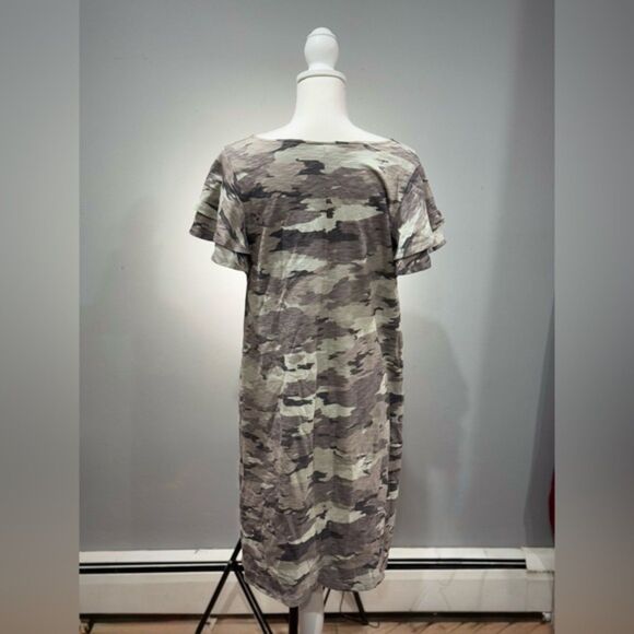 Gray Isabel Maternity Flutter Sleeve Dress Size M EUC - Picture 2 of 6